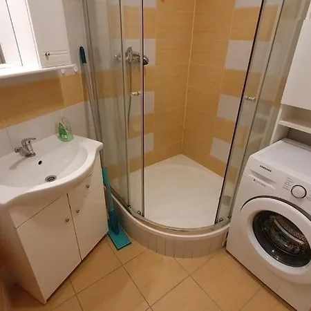 Apartment Mikaela 68 M2 *